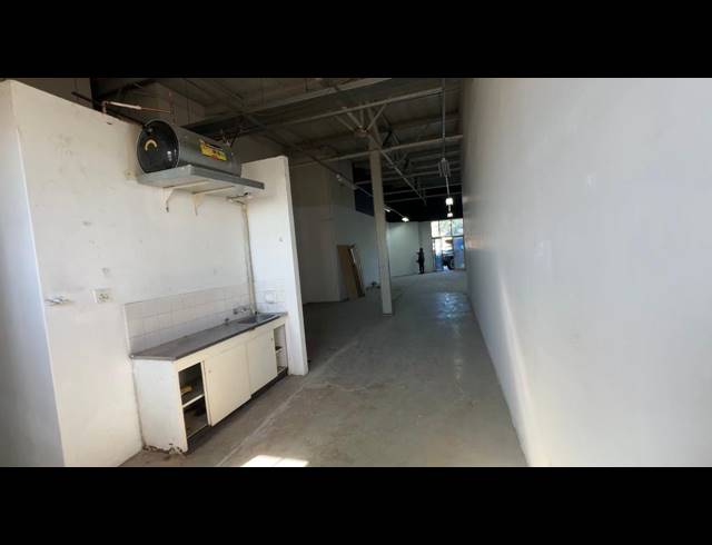 191M² WAREHOUSE TO LET IN WYNBERG